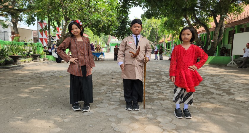 HARI PAHLAWAN
